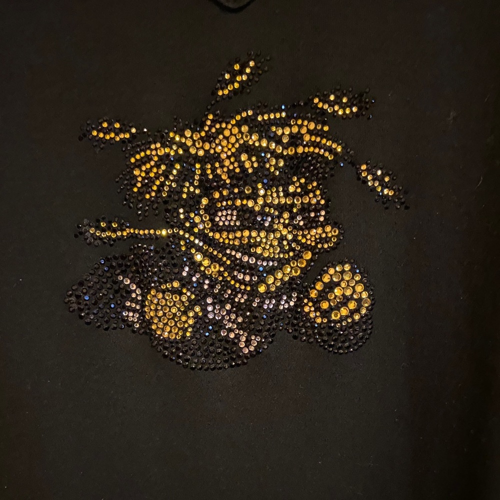 Wichita State University Women’s Shirt - Picture 2 of 4
